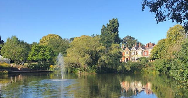 Take your sweetheart back in time this Valentine’s Day for a vintage date night at Bletchley Park. Treat the special person in your life to a delicious three-course dining experience in our iconic Mansion, with a welcome glass of prosecco on offer. The mood will be set with live harp music, from Miriam Wilford, and the beautiful backdrop of the elegant Dining Room. Why not come dressed for the occasion – either modern-day or Forties finery?  A unique and intimate experience for couples.